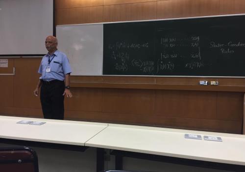 Prof. Shridhar Gadre giving a talk @ MWQC 2018